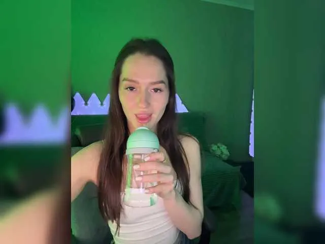 molochnaya000 – webcam model profile photo Image 13