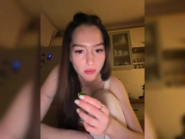 molochnaya000 – webcam model profile photo Image 16