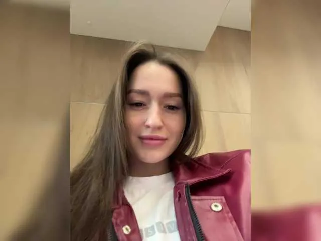 molochnaya000 – webcam model profile photo Image 4