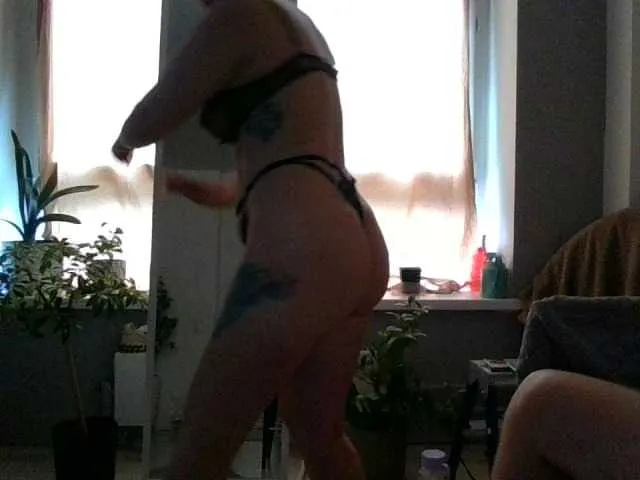 alana15 – webcam model profile photo Image 6