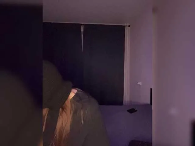 Youlalia – webcam model profile photo Image 3