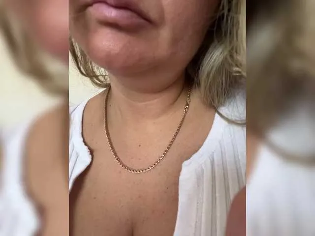 hina_porn – webcam model profile photo Image 8