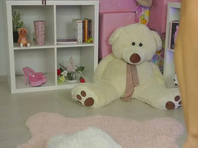 ly_mor_x – webcam model profile photo Image 15