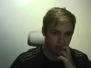 YoungSquad – webcam model profile photo Image 11