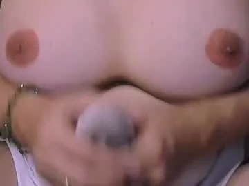 Juicy-Vikki – webcam model profile photo Image 11