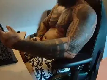 luminaya – webcam model profile photo Image 11