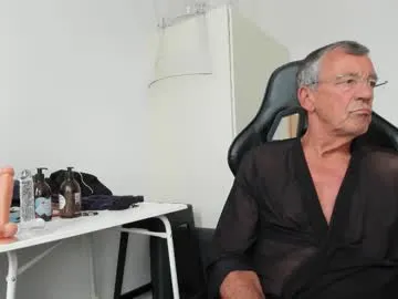 dirtypub – webcam model profile photo Image 10