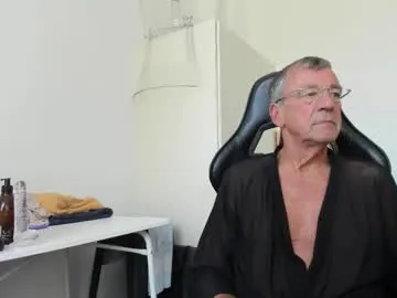 dirtypub – webcam model profile photo Image 19