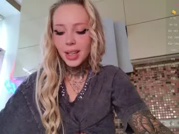 Allla – webcam model profile photo Image 9