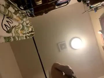 IORio2 – webcam model profile photo Image 6