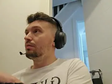 Benson18y – webcam model profile photo Image 5