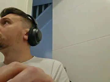 Benson18y – webcam model profile photo Image 6