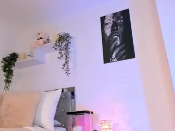 meganlk – webcam model profile photo Image 14