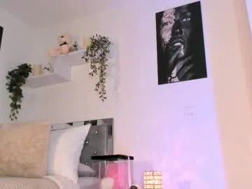 meganlk – webcam model profile photo Image 18