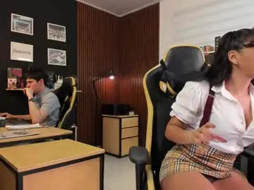 hina_porn – webcam model profile photo Image 4