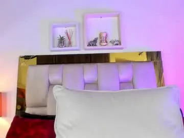 leila_petitee – webcam model profile photo Image 11