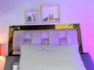 leila_petitee – webcam model profile photo Image 12