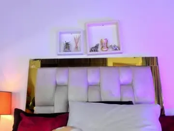 leila_petitee – webcam model profile photo Image 6