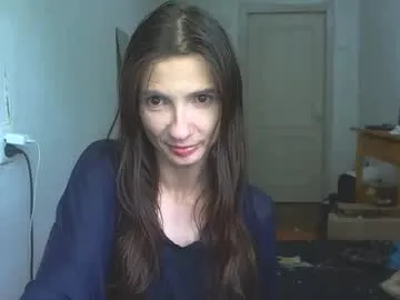 TOP_po – webcam model profile photo Image 3