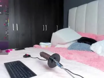 LolaFox – webcam model profile photo Image 3