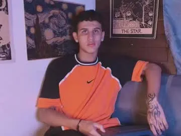 IORio2 – webcam model profile photo Image 15