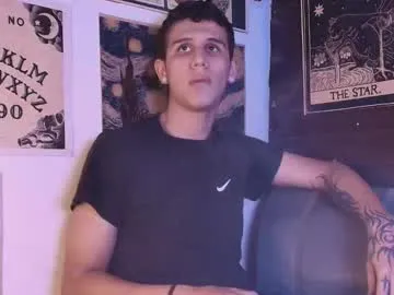 IORio2 – webcam model profile photo Image 17