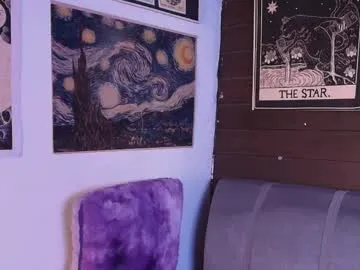 IORio2 – webcam model profile photo Image 18