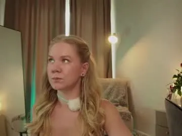 VIKITOMMY – webcam model profile photo Image 6