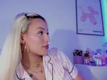 xxYuIxx – webcam model profile photo Image 10