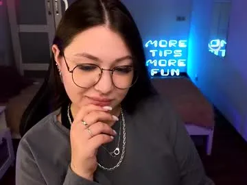 alicia_art_ – webcam model profile photo Image 8