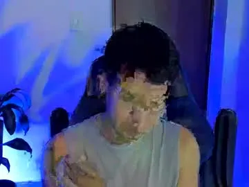 TOP_po – webcam model profile photo Image 9