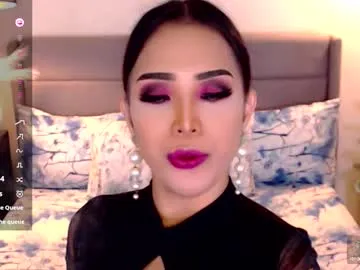 Sun-Moon – webcam model profile photo Image 5