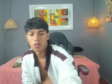 queeneliaa_ – webcam model profile photo Image 4