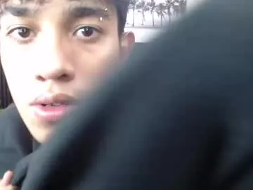 queeneliaa_ – webcam model profile photo Image 9