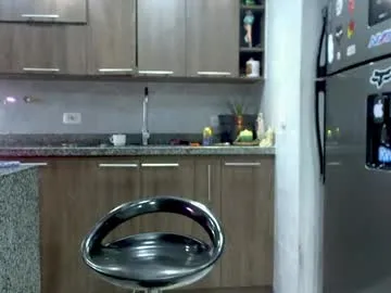 purepleasure25 – webcam model profile photo Image 1