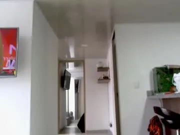 purepleasure25 – webcam model profile photo Image 6