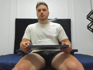 luciancrowe – webcam model profile photo Image 5