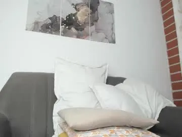 IORio2 – webcam model profile photo Image 6