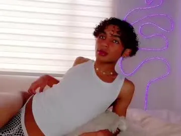 TOP_po – webcam model profile photo Image 3