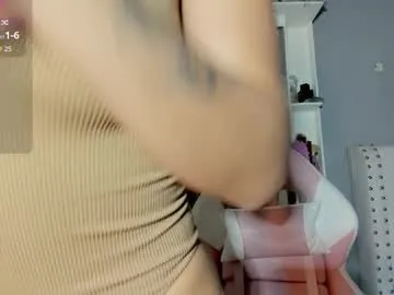 IORio2 – webcam model profile photo Image 12