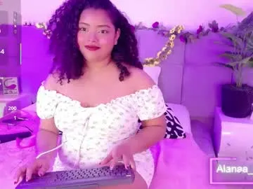 VIKITOMMY – webcam model profile photo Image 9
