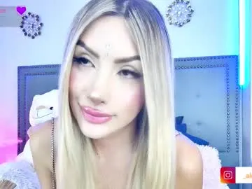 pialova – webcam model profile photo Image 16