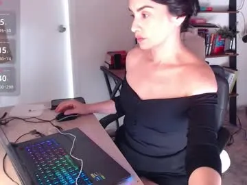 HopeHeaven – webcam model profile photo Image 11