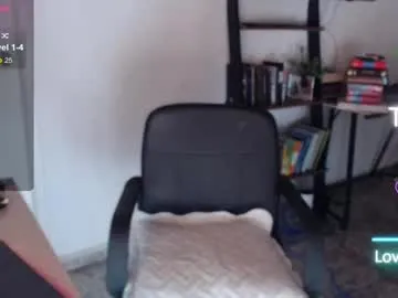 HopeHeaven – webcam model profile photo Image 4