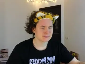 wolfan_sky – webcam model profile photo Image 3