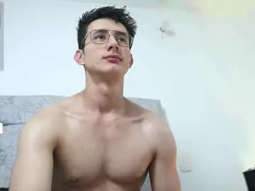 TOP_po – webcam model profile photo Image 10