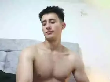 TOP_po – webcam model profile photo Image 4