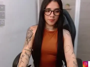 Taanni – webcam model profile photo Image 11