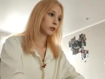 meganlk – webcam model profile photo Image 2