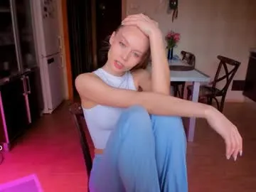 linagh – webcam model profile photo Image 6